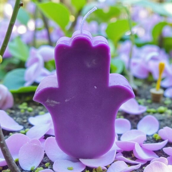 Handmade ✦ Hamsa Hand Candle ✦ Vanilla Brandy Soy Wax Purple Lotus Eye Design - Picture 4 of 8